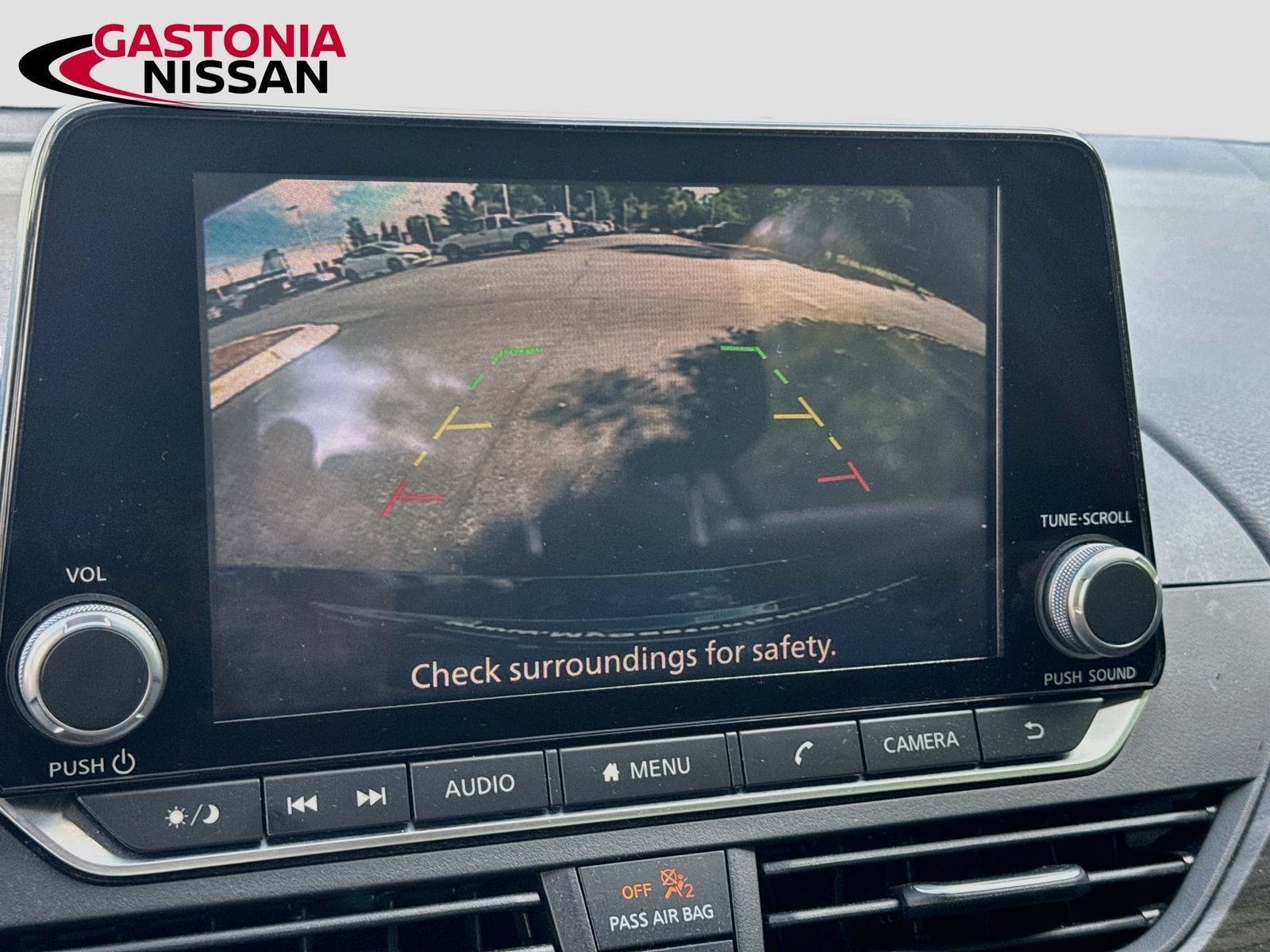 Used 2025 Nissan Altima 2.5 SV FWD image 17