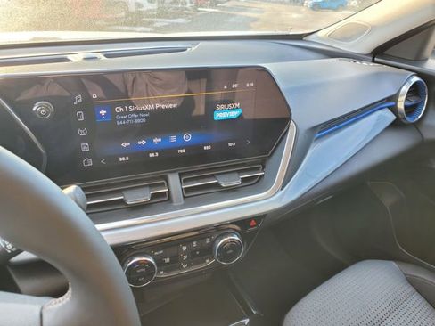 Used 2024 Chevrolet Trax LT w/ Driver Confidence Package image 27