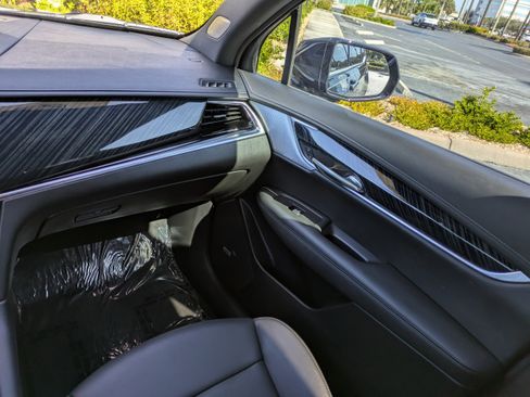 Certified 2023 Cadillac XT6 Premium Luxury w/ Technology Package image 16