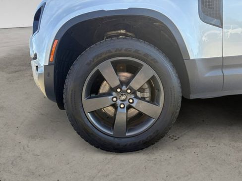 Used 2023 Land Rover Defender 110 S image 11