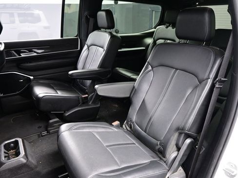 Used 2022 Jeep Wagoneer Series III w/ Premium Group I image 13