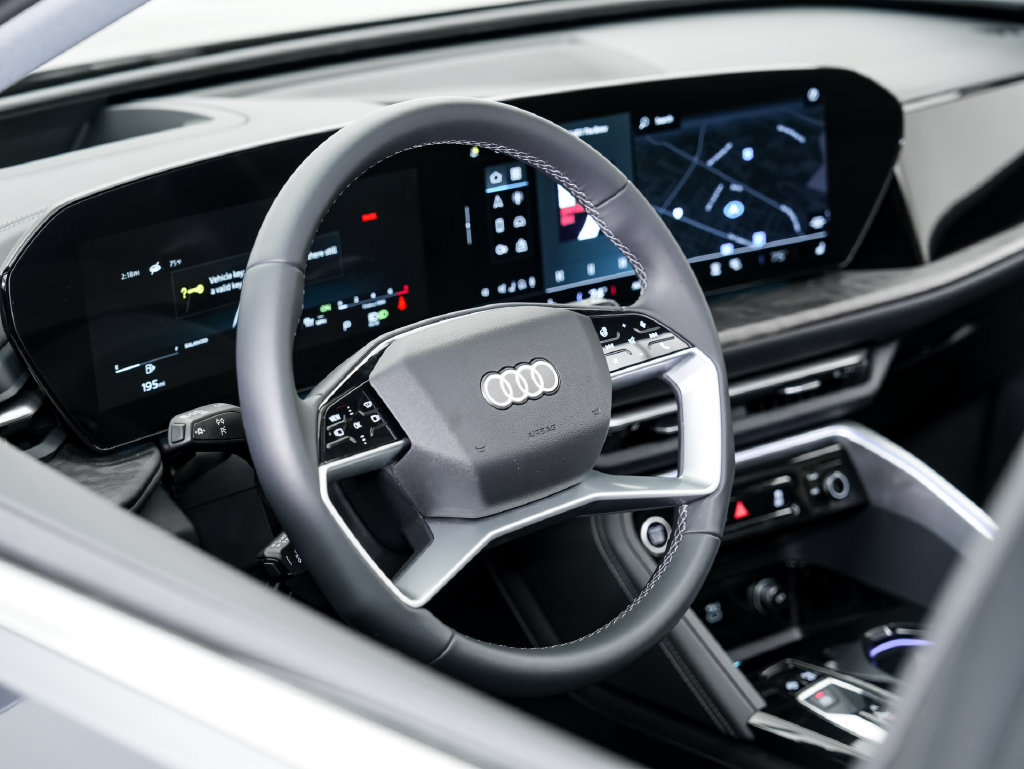 Used 2025 Audi Q5 Premium AWD/4WD image 9