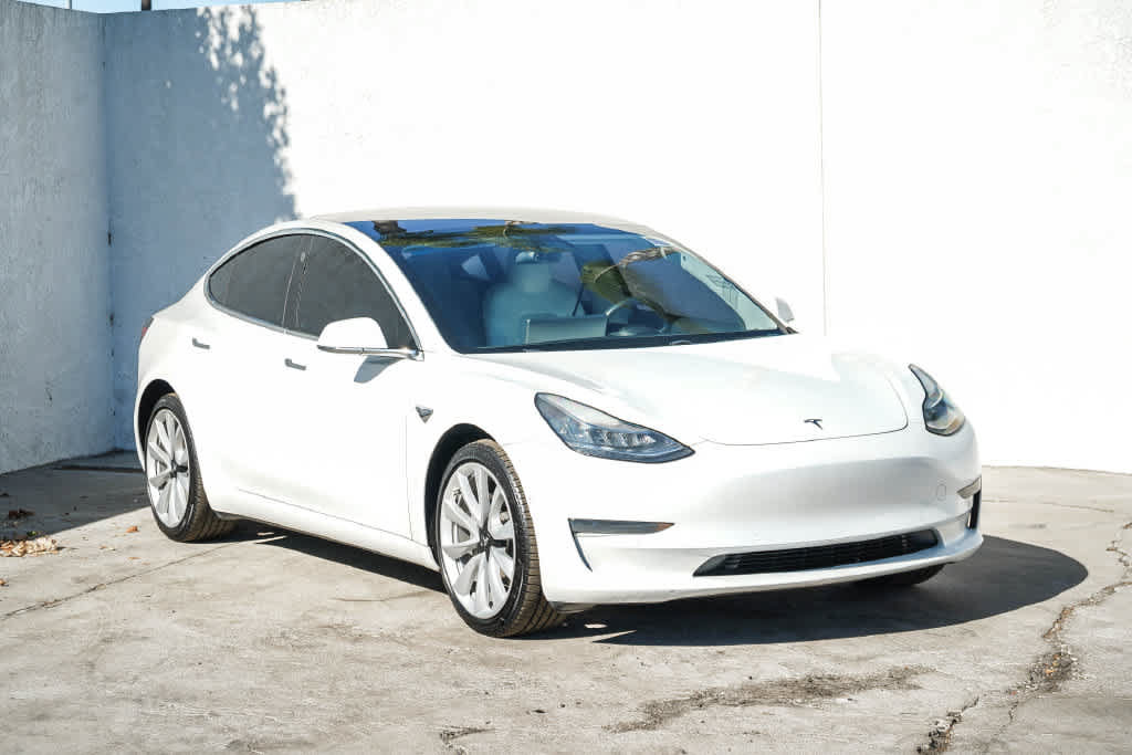 Used 2020 Tesla Model 3 Standard Range Plus RWD image 3