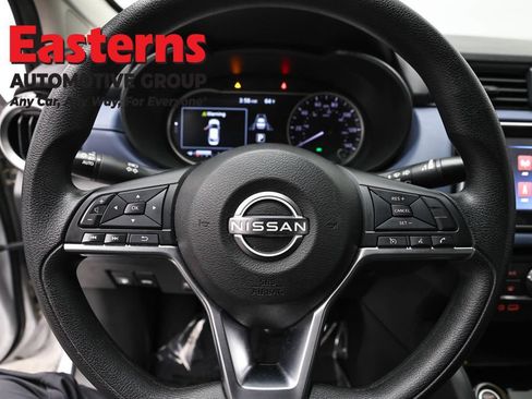 Used 2023 Nissan Versa SV FWD image 10