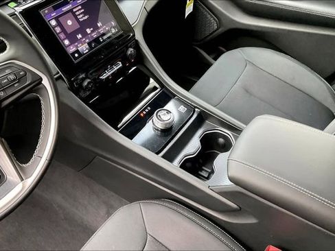 New 2025 Jeep Grand Cherokee L Laredo image 7