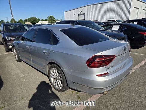 Used 2018 Volkswagen Passat 2.0T SEL Premium FWD image 4