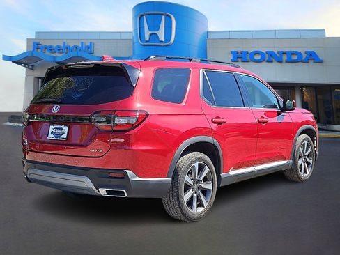 Used 2023 Honda Pilot Elite image 7