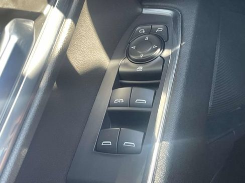 Used 2024 Chevrolet Silverado 1500 LT AWD/4WD image 25