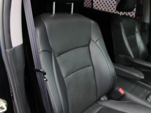 Used 2017 Honda Pilot Elite image 12