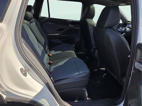 New 2026 Volkswagen Tiguan SE R-Line FWD image 16