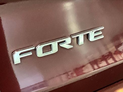 Used 2018 Kia Forte LX w/ LX Popular Package image 32