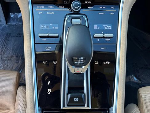 Certified 2023 Porsche Panamera RWD image 33
