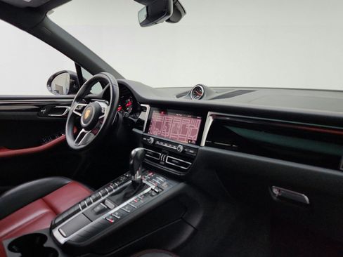 Used 2021 Porsche Macan S AWD/4WD image 23