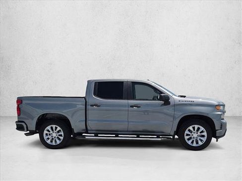 Used 2019 Chevrolet Silverado 1500 Custom w/ Custom Value Package RWD image 4
