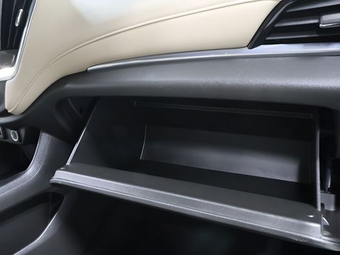 Used 2023 Chevrolet Traverse LS FWD image 31