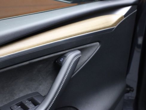 Used 2022 Tesla Model Y Performance image 43