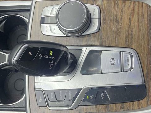 Used 2019 BMW 740i xDrive image 20