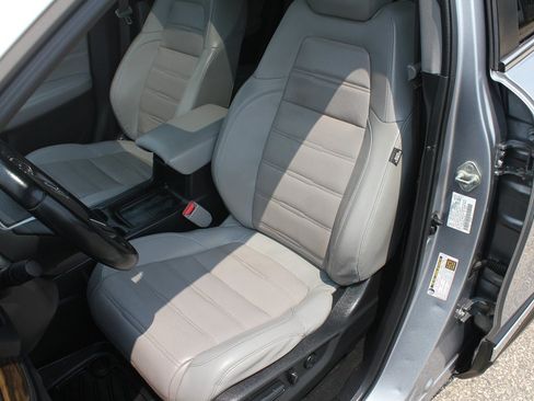 Used 2018 Honda CR-V Touring image 31