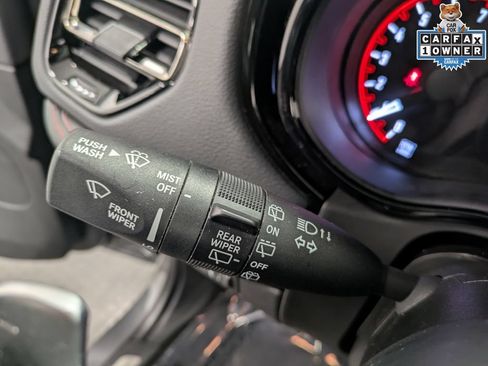 Used 2025 Dodge Durango GT AWD/4WD image 17