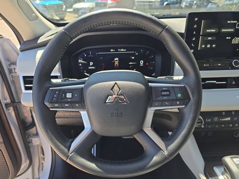 Used 2025 Mitsubishi Outlander SEL FWD image 32