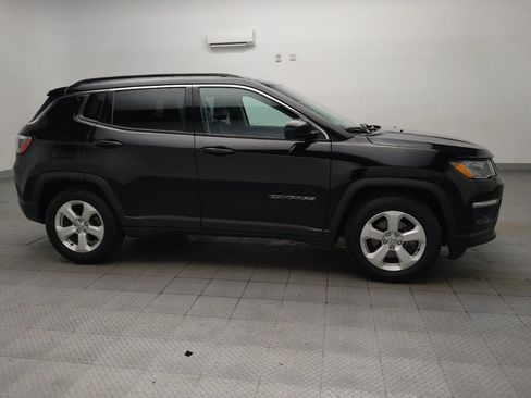 Used 2020 Jeep Compass Latitude FWD image 11