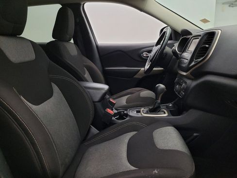 Used 2018 Jeep Cherokee Latitude w/ Altitude Package image 21