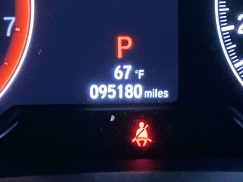 Used 2018 Honda Accord Touring image 18