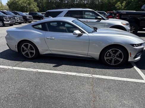 Used 2024 Ford Mustang Coupe RWD image 5