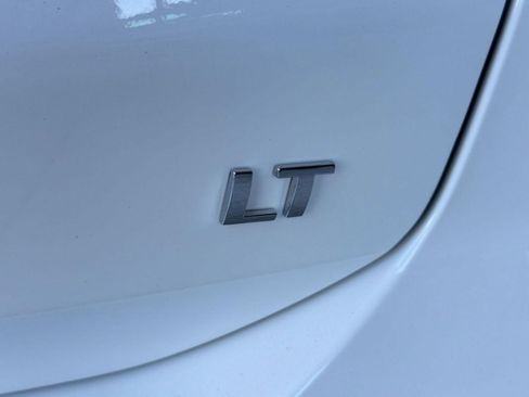Used 2021 Chevrolet Equinox LT FWD image 32