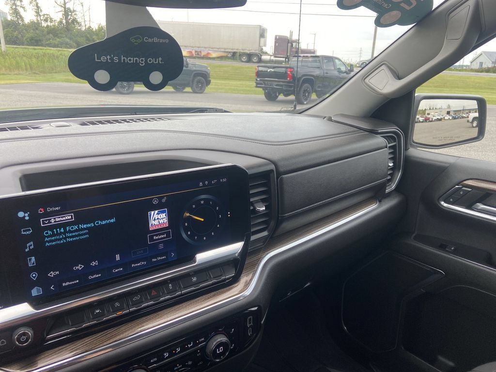 Certified 2024 Chevrolet Silverado 1500 LT AWD/4WD image 10