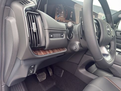 New 2026 Nissan Armada SL w/ Captain's Chari Seat Package AWD/4WD image 14