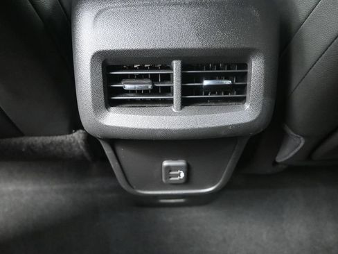 Used 2022 GMC Terrain SLT w/ LPO, Floor Liner Package AWD/4WD image 28