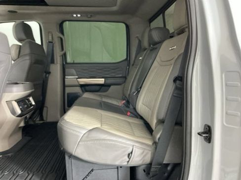 Used 2025 Ford F350 Platinum w/ Platinum Plus Package AWD/4WD image 32