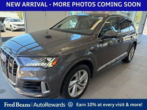 Used 2023 Audi Q7 3.0T Premium w/ Convenience Package AWD/4WD image 3