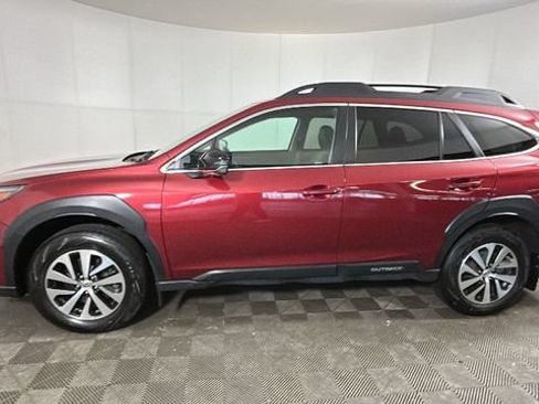 Used 2024 Subaru Outback Premium AWD/4WD image 5