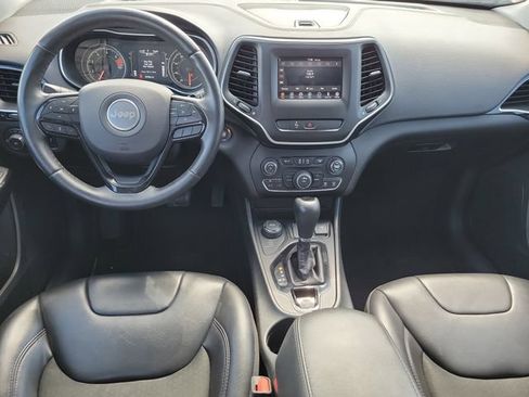 Used 2019 Jeep Cherokee Latitude Plus AWD/4WD image 21