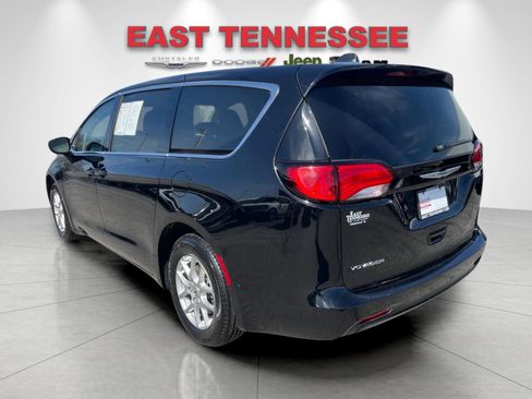 Used 2024 Chrysler Voyager LX image 5