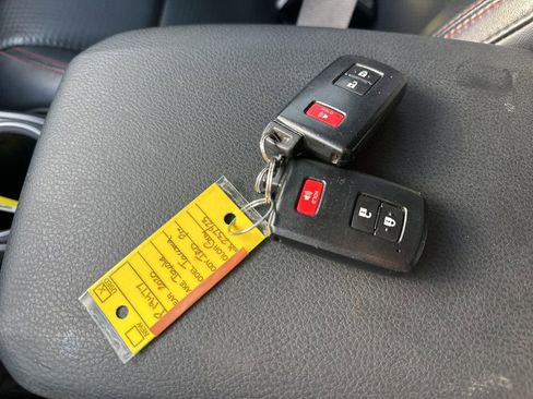 Used 2020 Toyota Tacoma TRD Pro AWD/4WD image 17