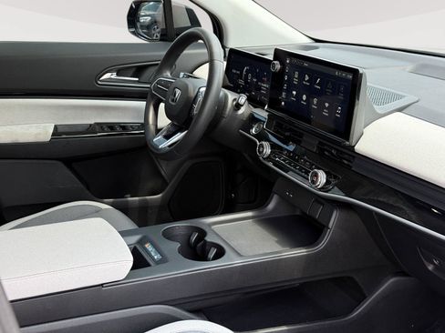 Used 2024 Honda Prologue EX image 23