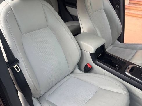 Used 2017 Land Rover Discovery Sport SE AWD/4WD image 13
