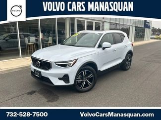 Certified 2025 Volvo XC40 B5 Core AWD/4WD video 1