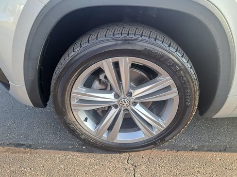 Used 2018 Volkswagen Atlas SEL w/ R-Line Package AWD/4WD image 37
