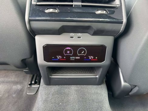 Used 2026 BMW 530i RWD image 16