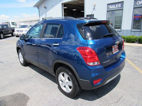 Used 2020 Chevrolet Trax LT w/ LT Convenience Package AWD/4WD image 4