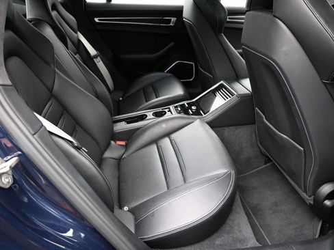 Used 2020 Porsche Panamera GTS image 21