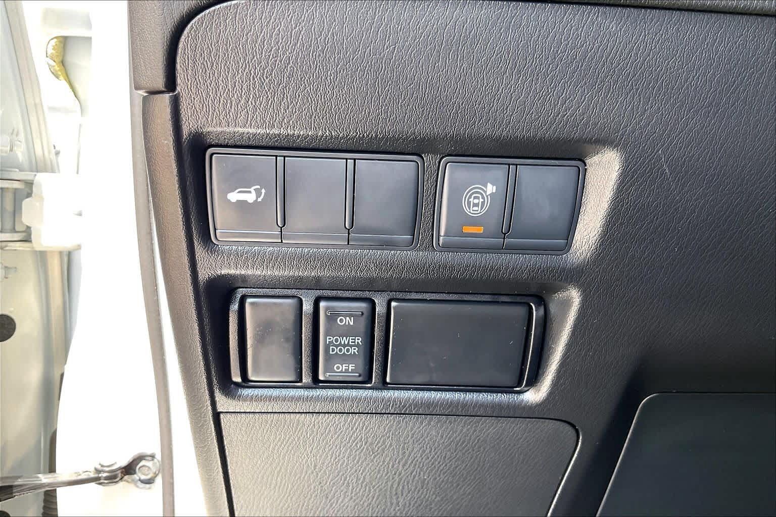 Used 2022 Nissan Armada SL w/ Captain's Chairs Package RWD image 14