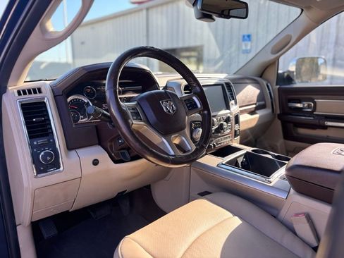 Used 2015 RAM 1500 Laramie w/ Convenience Group image 9
