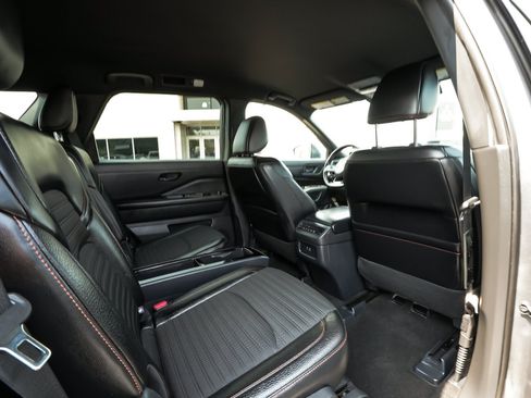 Used 2024 Nissan Pathfinder Rock Creek AWD/4WD image 39