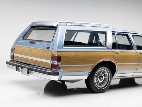 Used 1990 Buick Le Sabre Estate RWD image 31
