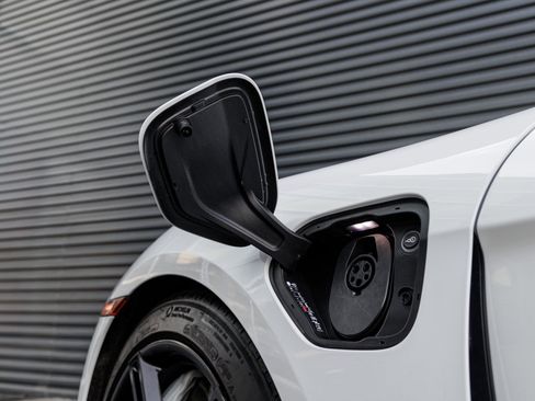 Certified 2020 Porsche Taycan Turbo image 13